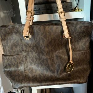 Michael kors logo tote